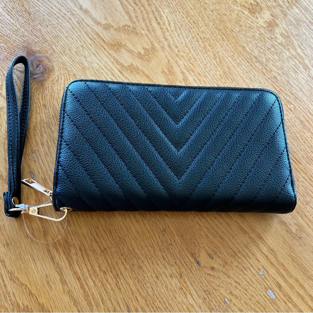 Black Chevron Wristlet Wallet